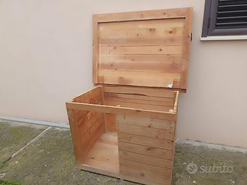 CUCCIA IN LEGNO