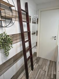 Scala da bagno appendi asciugamani 