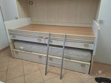 Letto monoblocco con scrivania e cassetti
