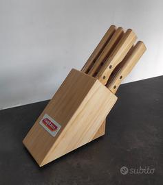 Set di 6 coltelli da bistecca con ceppo in legno