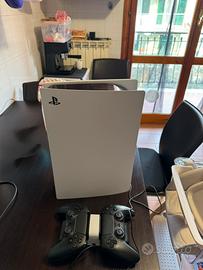 PS5 Digital edition + 2 joystick neri-come nuova!