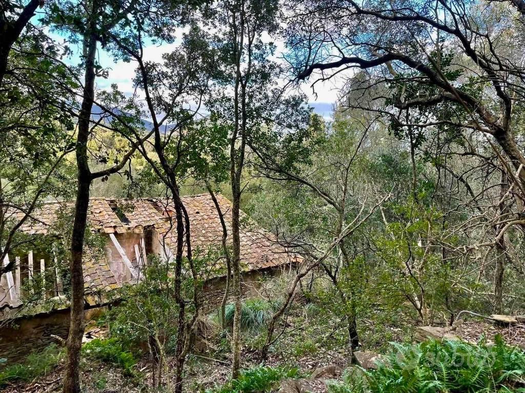 Rustico / Casale di 170 m² con più di 5 locali a R - Altro