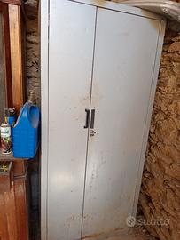 armadio in ferro 