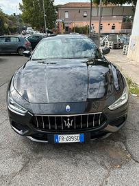 Maserati Ghibli V6 430 CV Q4 Gransport