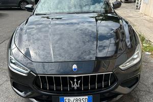 Maserati Ghibli V6 430 CV Q4 Gransport