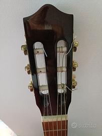 chitarra classica mancina