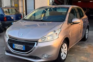 Peugeot 208 1.2 VTi 82 CV 5 porte Allure