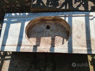 Lavabo in pietra antico