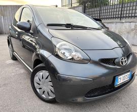 Toyota Aygo 1.0 benz. 5 porte splendide condizioni