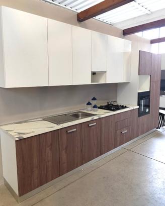 CUCINA FINE SERIE DI MOSTRA -- MODULABILE