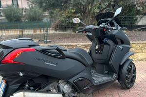 Peugeot Metropolis 400 black edition PATENTE B