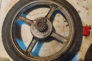 Vari pezzi per Vespa 50/Si (Leggi la descrizione)