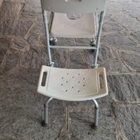 Sedia con rotelle e sgabello