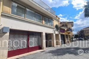 Intero stabile a Fiumefreddo di Sicilia