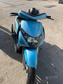 Beverly 400