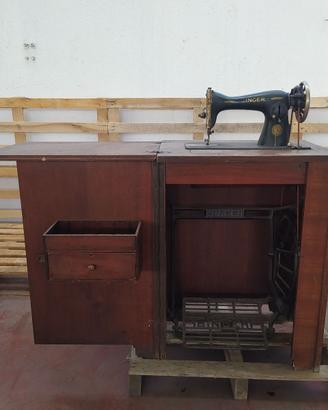 125A MACCHINA DA CUCIRE SINGER A SCOMPARSA 