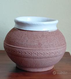 Vaso vintage in terracotta decorato