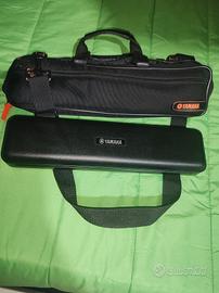 flauto traverso con chiavi aperte