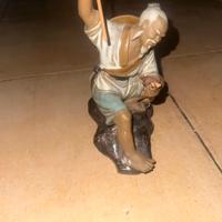 Statuetta in ceramica “shiwan Mudman” pescat. C.