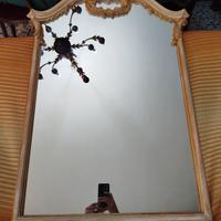 specchiera antica decorata 