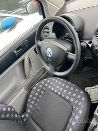 Volkswagen new beetle 2.0 gpl ( 2000 )