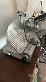 Affettatrice professionale a norma