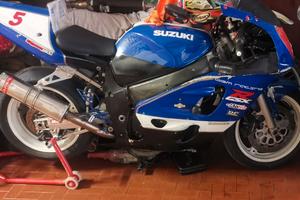 Suzuki gsx r 600 pista