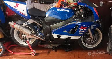 Suzuki gsx r 600 pista