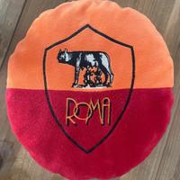 Cuscino della roma con logo frontale della lupa