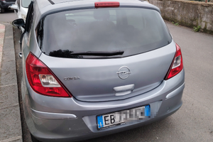 Opel Corsa 1.4 benzina GPL
