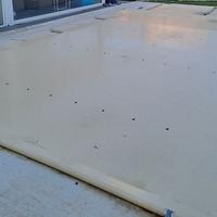 copertura piscina con barre di acciaio