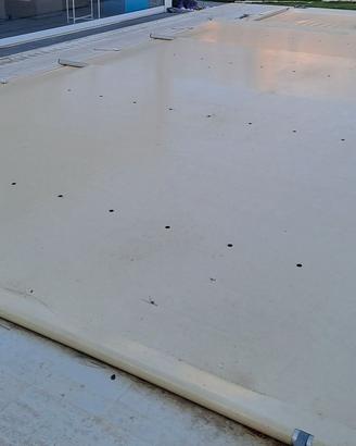 copertura piscina con barre di acciaio