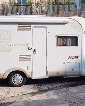 camper Semintegrale Pilote Aventura P716 