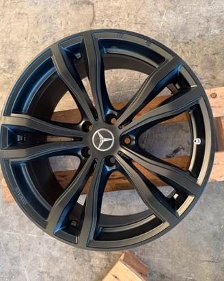 4 cerchi in lega 19”