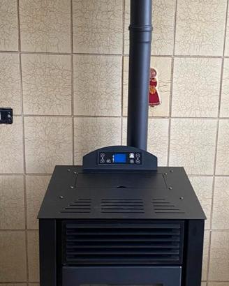 Stufa a pellet 10 kW – pari al nuovo