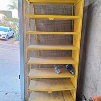 Scaffalatura autonegozio resti