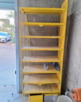 Scaffalatura autonegozio resti