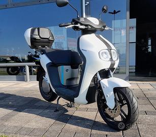 Yamaha Neo's Elettrico Dual Battery