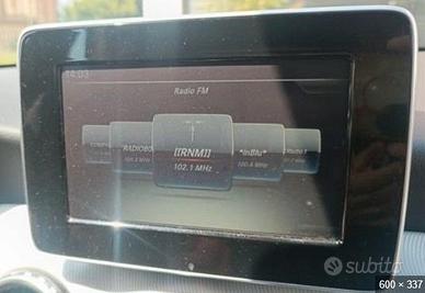 display Mercedes GLA