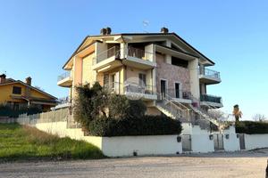 3 LOCALI A COLLI AL METAURO