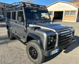 LAND ROVER - Defender - 110 2.5 Td5 S.W. SE