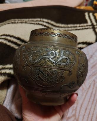 vaso in ottone, arabo. lavorazione in rame e argen