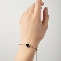 bracciali color oro con cuore