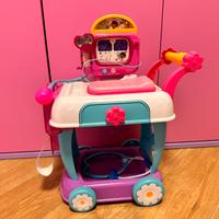 CARRELLO DELLE CURE DOTTORESSA PELUCHE