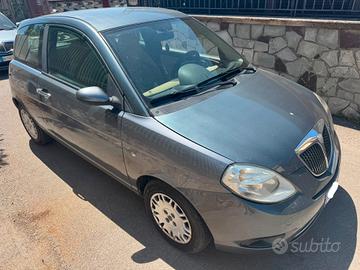 Lancia Ypsilon 1.2 16V