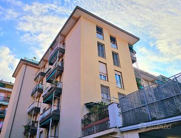 Appartamento di 100 m² con 4 locali a Rapallo