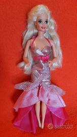 Barbie con vestito da sera a sirena