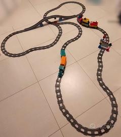 Treno lego con binari e pezzi speciali