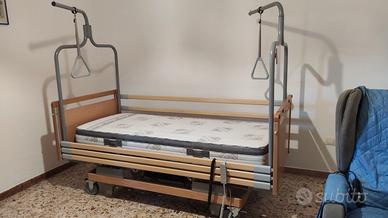 Letto elettrico ospedaliero per disabili