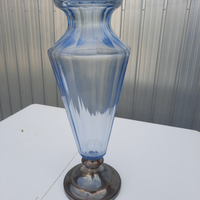 Vaso di vetro con base in peltro